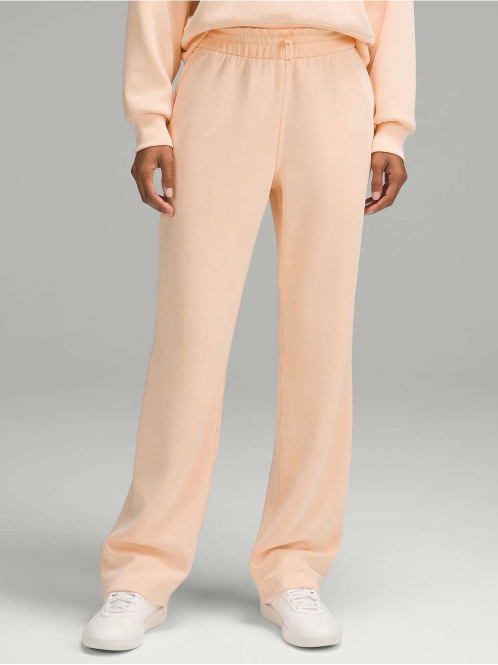 Relaxed Wide-Leg Sweatpants in Peach